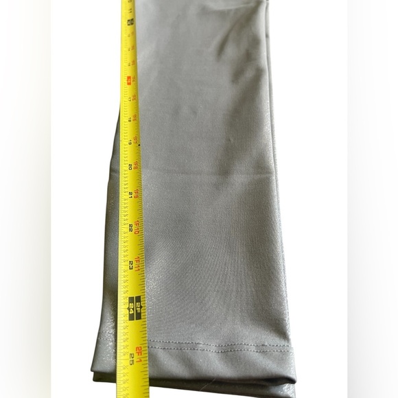 Beyond Yoga Silver Metallic Leggings High-Waisted - Picture 6 of 7